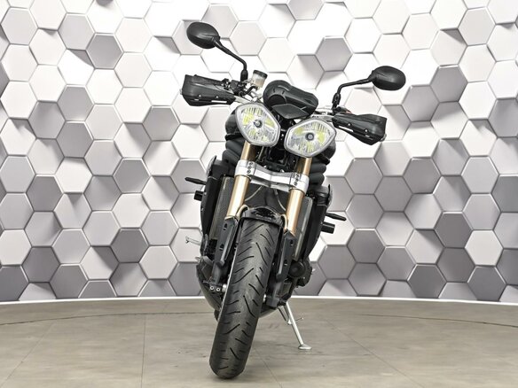 2013 Triumph Speed Triple, чёрный - вид 4