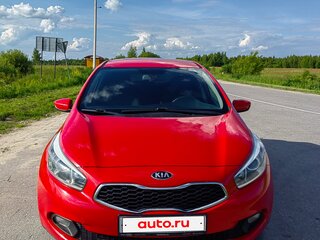2013 Kia Ceed II, красный, 950000 рублей, вид 3