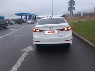 2017 Hyundai Elantra VI (AD), белый, 1500000 рублей, вид 4