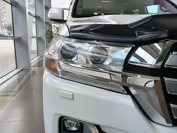 2016 Toyota Land Cruiser 200 Series Рестайлинг 2, белый, 4149000 рублей - вид 14