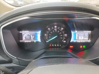 2020 Ford Fusion (North America) II Рестайлинг, белый, 2500000 рублей, вид 5