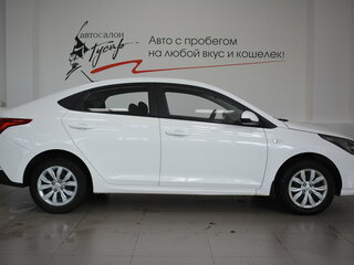 2021 Hyundai Solaris II Рестайлинг, белый, 1639000 рублей, вид 3