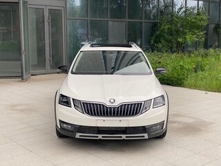 2020 Skoda Octavia III (A7) Рестайлинг, белый, 1950000 рублей, вид 2
