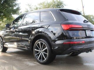 2025 Audi Q7 45 TFSI II (4M) Рестайлинг 2, чёрный, 8588859 рублей, вид 4