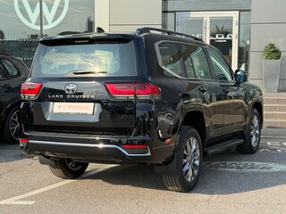 2026 Toyota Land Cruiser 300 Series, чёрный, 15710000 рублей, вид 3