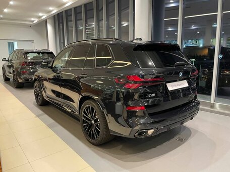 2025 BMW X5 30d IV (G05/G18) Рестайлинг, чёрный, 17749900 рублей, вид 5