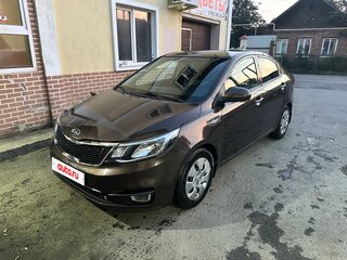 2015 Kia Rio III Рестайлинг, коричневый, 800000 рублей, вид 1