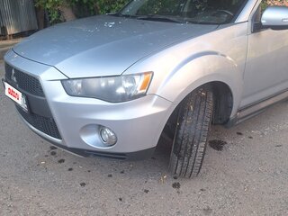 2011 Mitsubishi Outlander II Рестайлинг, серебристый, 1150000 рублей, вид 2