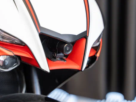 2022 Yamaha YZF-R1, чёрный, 2100000 рублей, вид 3