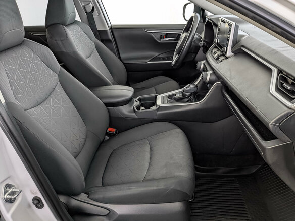 2021 Toyota RAV4 V (XA50), белый, 2865000 рублей - вид 23