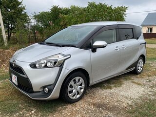 2016 Toyota Sienta II, серебристый, 1275000 рублей, вид 2