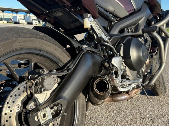 2017 Yamaha MT-09 (FZ-09), пурпурный, 900000 рублей - вид 11