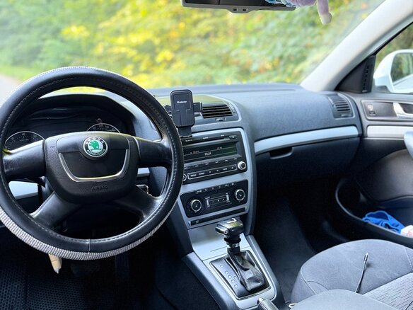 2013 Skoda Octavia II (A5) Рестайлинг, белый, 1000000 рублей - вид 6
