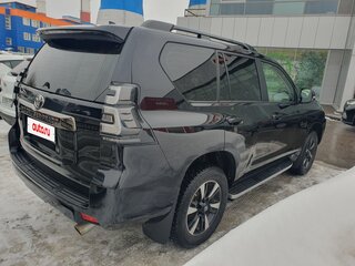2021 Toyota Land Cruiser Prado 150 Series Рестайлинг 3, чёрный, 6300000 рублей, вид 3