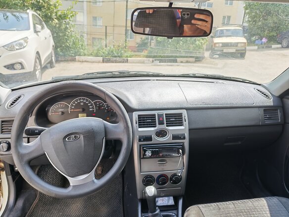 2013 Lada (ВАЗ) Priora I Рестайлинг, белый, 330000 рублей - вид 6