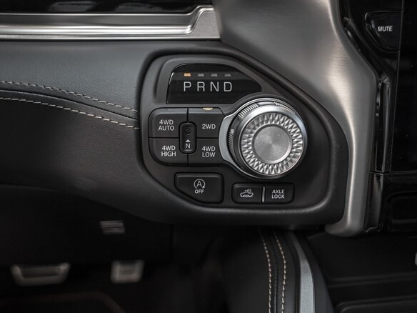 2026 Ram 1500 Crew Cab V Рестайлинг, серый, 11469084 рублей - вид 37