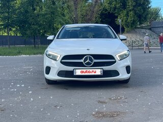 2018 Mercedes-Benz A-Класс 200 IV (W177), белый, 1800000 рублей, вид 3