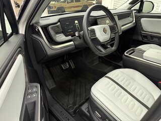 2022 Rivian R1T QM Large, белый, 8950000 рублей, вид 5