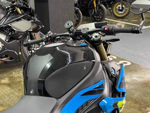 2025 BMW S 1000 R, синий, 1950000 рублей - вид 11
