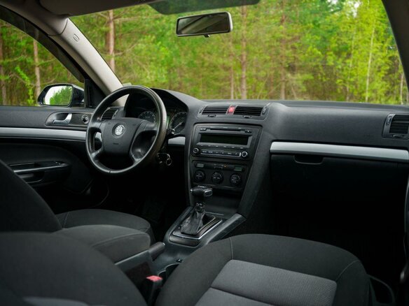 2008 Skoda Octavia II (A5), чёрный - вид 5