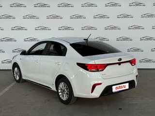 2020 Kia Rio IV, белый, 1449000 рублей, вид 4
