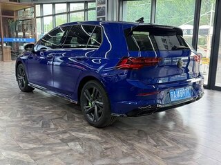 2023 Volkswagen Golf VIII, синий, 2100000 рублей, вид 4