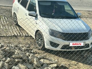 2015 Lada (ВАЗ) Granta I, белый, 750000 рублей, вид 1