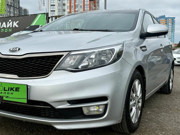 2015 Kia Rio III Рестайлинг, серебристый, 1099000 рублей - вид 8