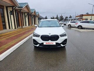 2020 BMW X1 20i xDrive II (F48) Рестайлинг, белый, 3250000 рублей, вид 2