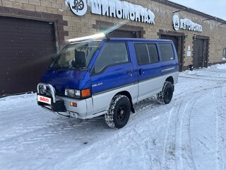 1989 Mitsubishi Delica III, синий, 495000 рублей, вид 1