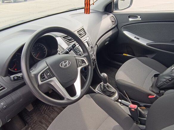 2013 Hyundai Solaris I, белый, 950000 рублей - вид 7
