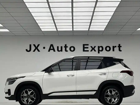2022 Kia KX3, белый, 1696000 рублей, вид 5