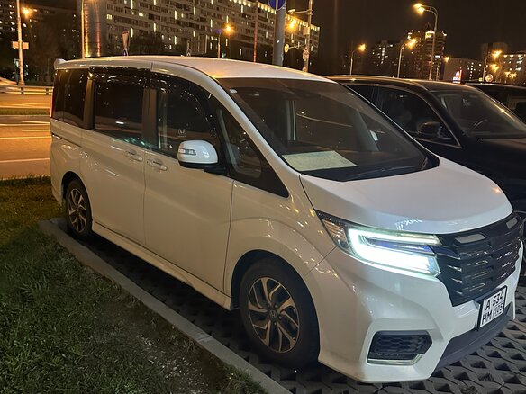 2020 Honda Stepwgn Spada V Рестайлинг, белый, 2450000 рублей