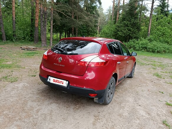 2012 Renault Megane III Рестайлинг, красный, 780000 рублей - вид 4
