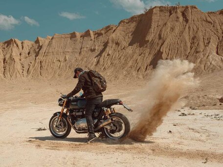 2020 Triumph Thruxton, зелёный, 1370000 рублей, вид 3