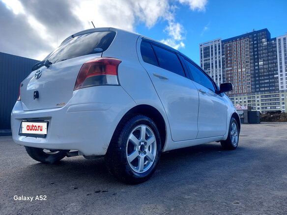 2010 Toyota Vitz II (XP90), белый, 420000 рублей - вид 7