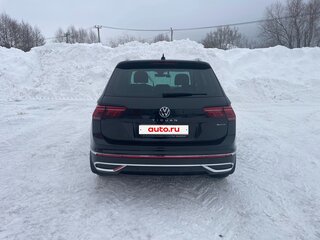 2020 Volkswagen Tiguan II Рестайлинг, чёрный, 3300000 рублей, вид 5