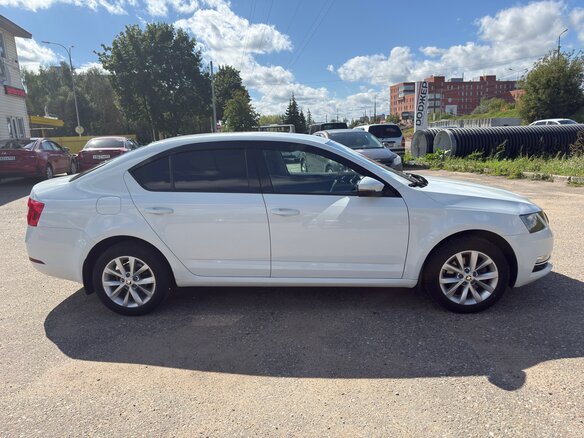 2018 Skoda Octavia III (A7) Рестайлинг, белый, 1499000 рублей - вид 3