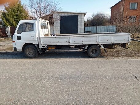 1991 Nissan Atlas, белый, 1000000 рублей, вид 2