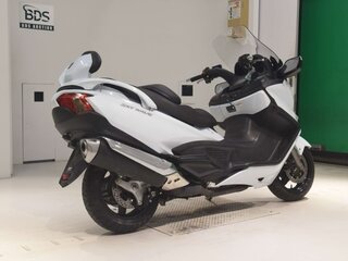 2013 Suzuki Burgman (SkyWave) 650, белый, 455000 рублей, вид 5