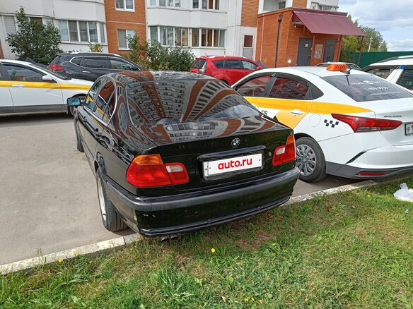 2000 BMW 3 серии 320i IV (E46), чёрный, 500000 рублей - вид 3