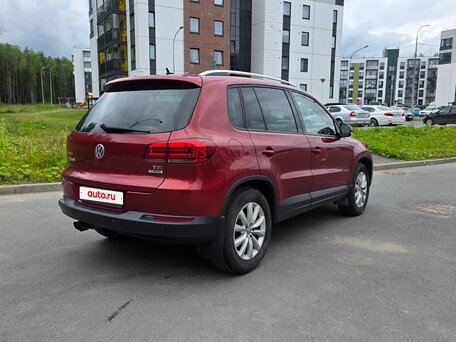 2016 Volkswagen Tiguan I Рестайлинг, красный, 990000 рублей, вид 4