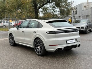 2026 Porsche Cayenne Coupé III Рестайлинг, серый, 19900000 рублей, вид 4