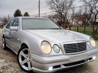 1998 Mercedes-Benz E-Класс 240 II (W210, S210), серебристый, 500000 рублей, вид 1