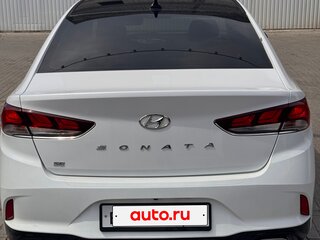2018 Hyundai Sonata VII (LF) Рестайлинг, белый, 1430000 рублей, вид 4