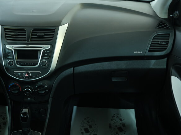 2016 Hyundai Solaris I Рестайлинг, чёрный, 999000 рублей - вид 14