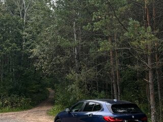 2021 BMW 1 серии 118i III (F40), синий, 2295000 рублей, вид 4