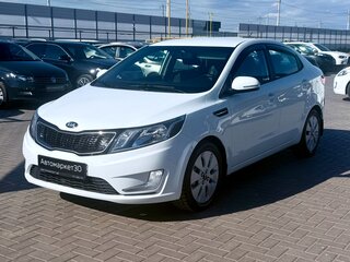 2013 Kia Rio 4-speed III, белый, 999990 рублей, вид 3