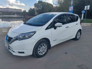 2018 Nissan Note e-Power II Рестайлинг, белый, 1050000 рублей, вид 2