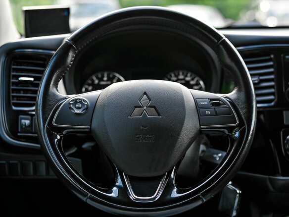 2018 Mitsubishi Outlander III Рестайлинг 2, белый - вид 6
